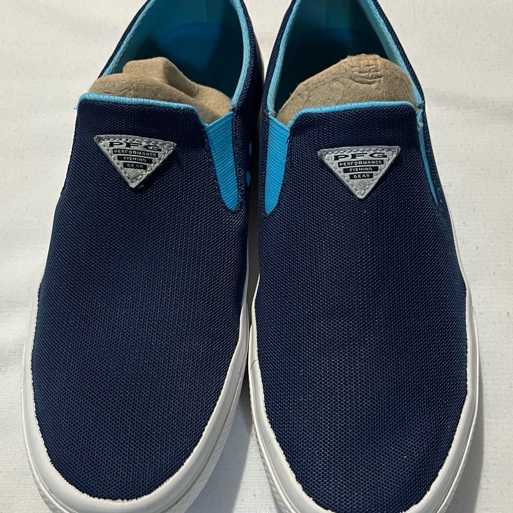 Men’s Columbia Navy and Teal Slip-On Shoes Size 9